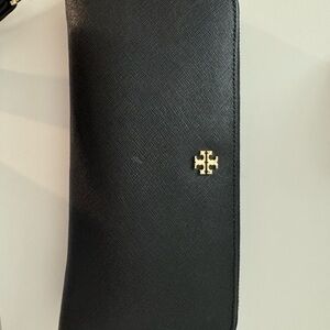 Tory Burch Black Continental Zip Wallet